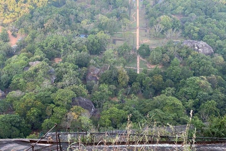 Classic Sri Lanka Discovery: 7-Day Cultural, Hill and Coastal Journey photo 2
