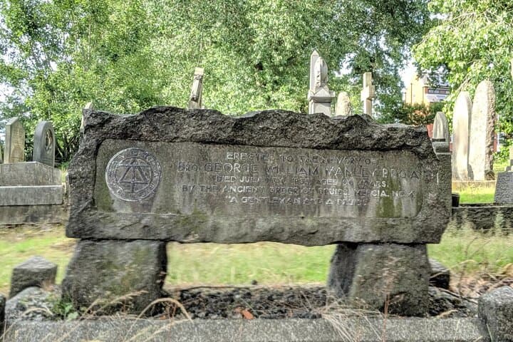Birmingham Underground Heritage: Self-Guided Jewellery Quarter Cemetery Walk photo 2
