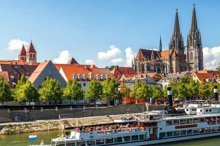 Private Transfer from Prague to Regensburg — Door-to-Door Comfort & Optional Guided Stops photo 2