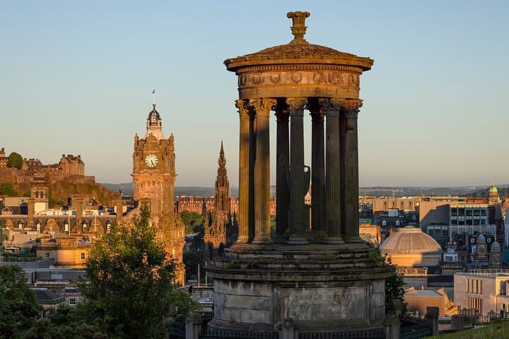 Exploring Edinburgh: Castle, Royal Mile & Holyrood Palace Shore Excursion photo 4