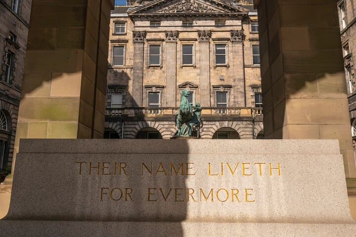 Exploring Edinburgh: Castle, Royal Mile & Holyrood Palace Shore Excursion photo 5