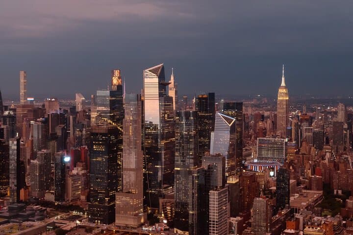 Discover NYC's Skyline: Romantic Helicopter Scenic Charter photo 6