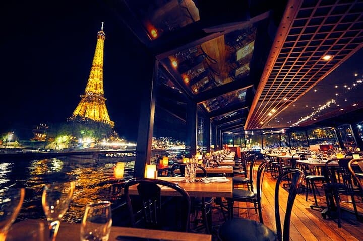 Seine Dinner Cruise with Champagne and Window Seating: Evening River Tour in Paris photo 2