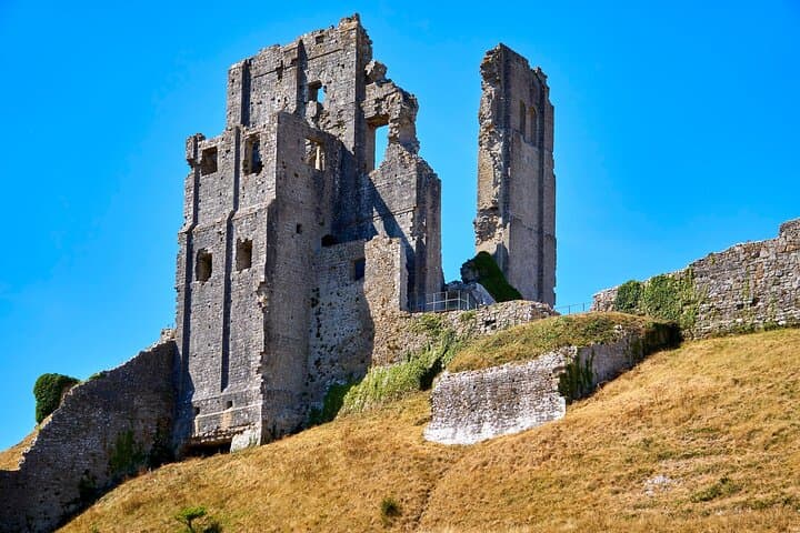 Portland Shore Excursion to Jurassic Coast: Durdle Door, Lulworth Cove & Corfe Castle photo 2