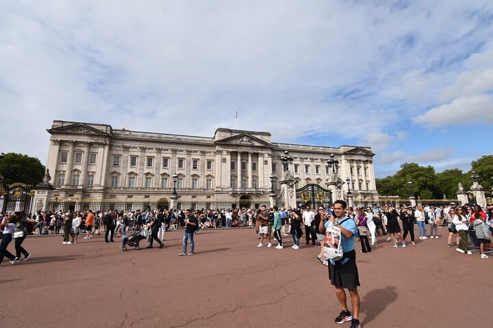 Private 2.5-Hour London Black Cab Tour: Westminster to St. Paul's Highlights photo 3