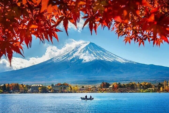 Day Trip to Mount Fuji: 5th Station, Arakurayama, Oshino Hakkai & Hot Springs photo 1