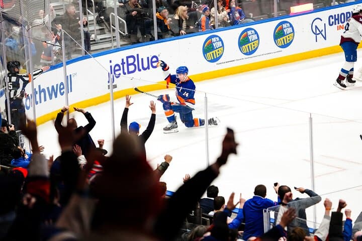 Experience an Islanders Game at UBS Arena: Tickets, Tips & What to Expect photo 4
