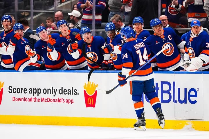Experience an Islanders Game at UBS Arena: Tickets, Tips & What to Expect photo 6
