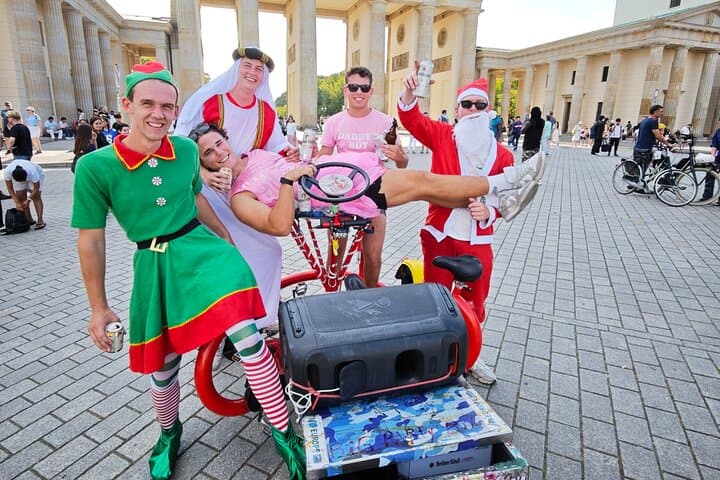 Berlin Party Bike Tour: Private 60‑Minute Beer & Sightseeing Ride photo 3