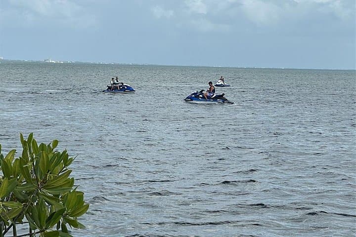 3-Hour Island Life Jet Ski Tour — Stingray City, Rum Point & Starfish Point photo 4