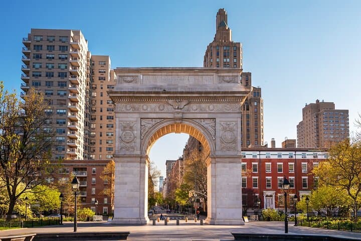 Full NYC Insider Walking Tour — Manhattan Architecture, Hidden Spots & Ferry Finale photo 4