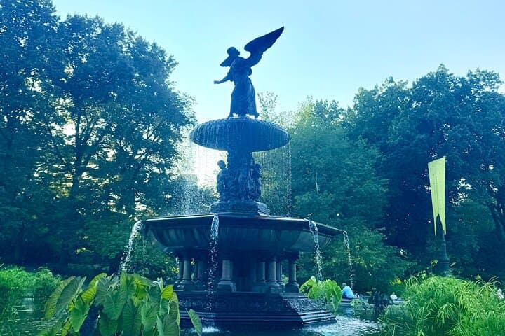 Full NYC Insider Walking Tour — Manhattan Architecture, Hidden Spots & Ferry Finale photo 6