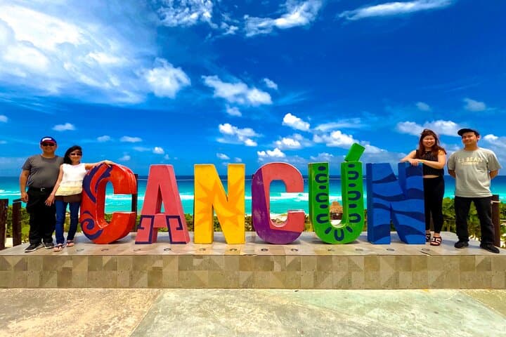 Private Cancun Shopping Tour with Tequila Tasting & Playa Delfines Photo Stop photo 6