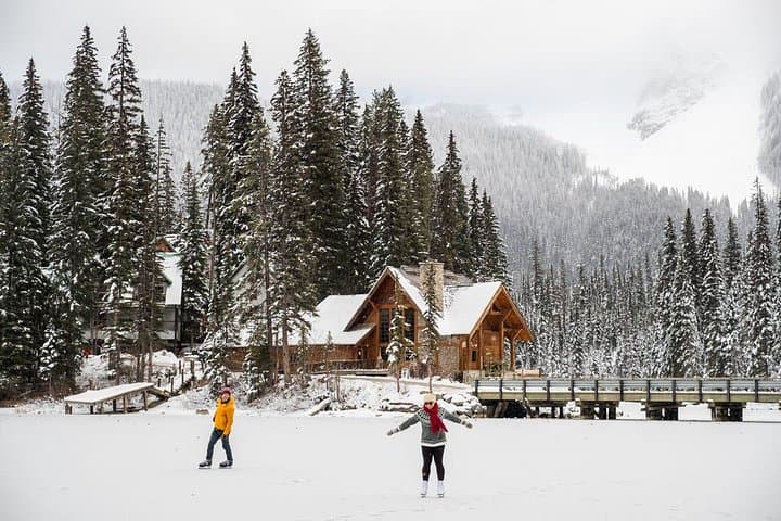 Full-Day Banff & Lake Louise Tour: Moraine Lake, Emerald Lake, Johnston Canyon photo 4