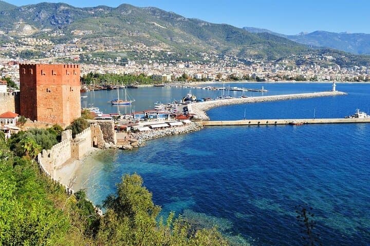 Soar Over Alanya: Tandem Paragliding from Yassı Tepe to Kleopatra Beach photo 4