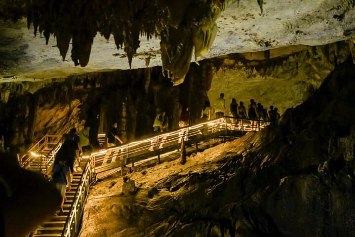 Ha Giang Loop by Vintage Jeep: 4-Day Cultural & Scenic Circuit photo 5