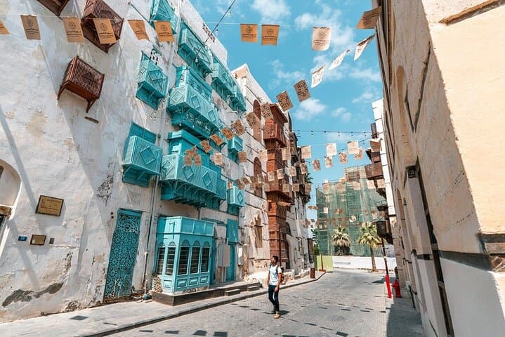 Historic Jeddah Old Town Tour: Evening Walk Through Al-Balad's Coral Streets