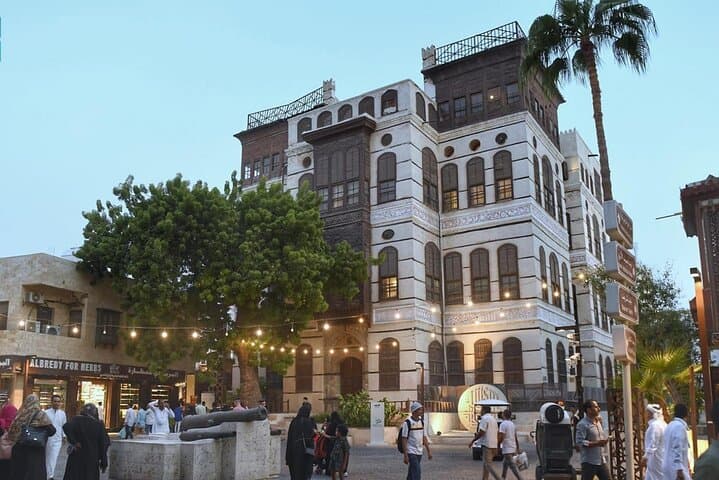 Historic Jeddah Old Town Tour: Evening Walk Through Al-Balad's Coral Streets photo 5