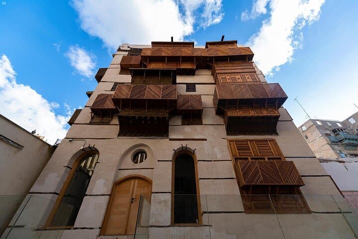 Historic Jeddah Old Town Tour: Evening Walk Through Al-Balad's Coral Streets photo 6