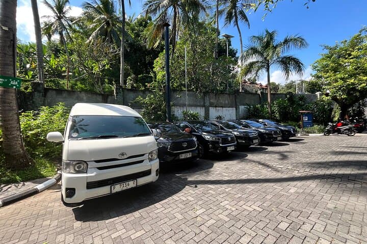 Private Lombok Car Hire With Driver — Customize Beaches, Waterfalls & Culture photo 2