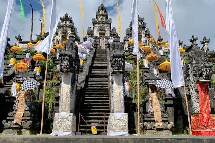 East Bali Lempuyang, Tirta Gangga & Temesi Waterfall — Full-Day Private Tour Guide photo 5