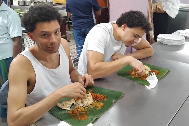 Kandy Tuk Tuk Cultural Tour: Temple of the Tooth, Tea Museum & Spice Gardens photo 2