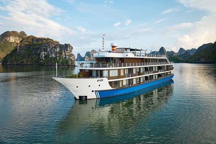 Luxury 2-Day Halong & Lan Ha Bay Cruise with Balcony Cabin photo 2