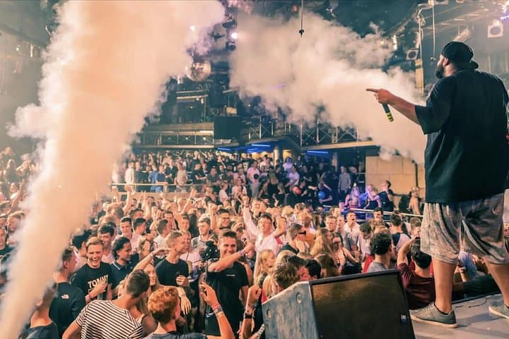 Miami Bar Crawl: 4-Venue Night Out with Drink Specials and Skip-the-Line Entry photo 3