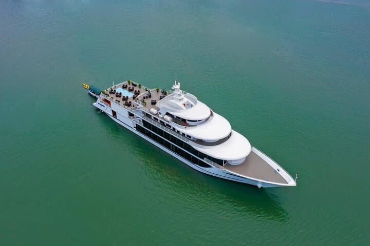 Sea Octopus Luxury Day Cruise — Discover Halong Bay in Style