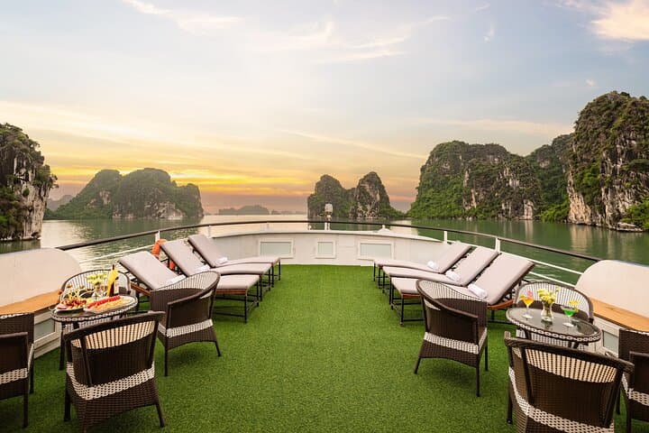 Full-Day Ha Long Bay Cruise: Kayaking, Ti Top Island & Buffet Lunch photo 4