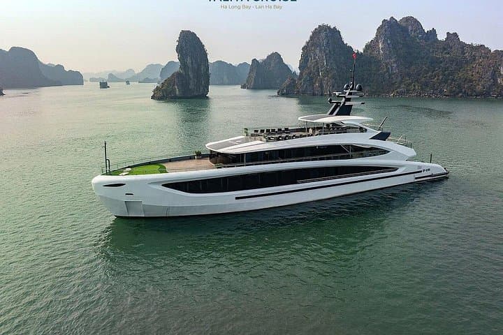 Taliya Luxury Day Cruise: Halong & Lan Ha Bay in Style