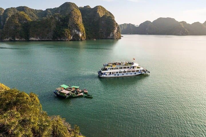 Halong Bay Deluxe Day Cruise: Kayaking, Surprising Cave & Titov Island photo 1