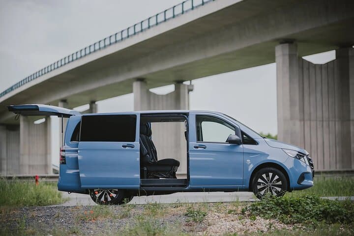 Prague to Budapest Scenic Private Transfer: Kutná Hora, Lednice & Bratislava Stops