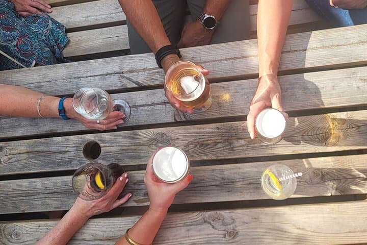 Tales & Ales: Windsor & Eton Historical Pub Walking Tour
