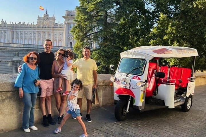 Eco Tuk Tuk Madrid: Private 1-Hour Electric City Highlights photo 1