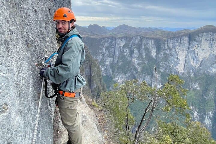 Zhangjiajie Via Ferrata & Tianmen Mountain 2-Day Explorer photo 2