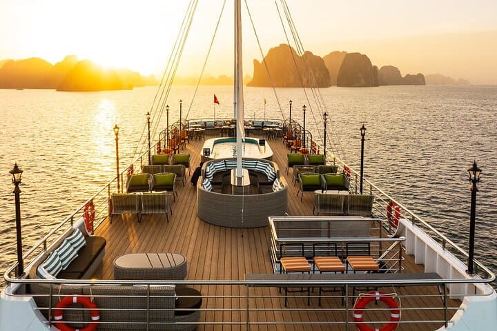 La Casta Luxury Day Cruise: 7-Hour Halong Bay Tour to Sung Sot Cave & Ti Top Island photo 5