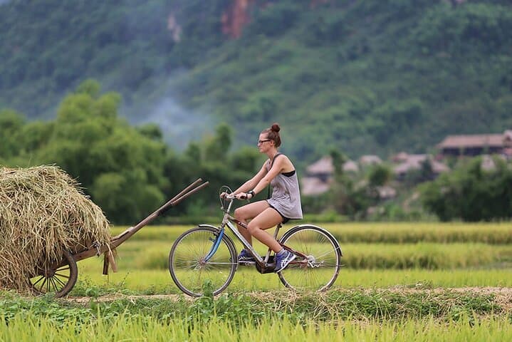 Mai Chau Bike Day Tour: Village Cycling, Thai Culture & Chieu Cave Thousand Steps photo 3