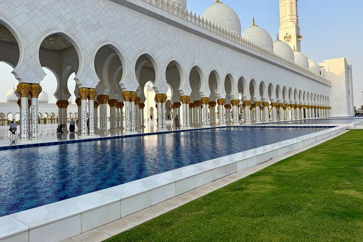 Private Sheikh Zayed Grand Mosque Tour from Dubai — Abu Dhabi Mosque Visit photo 5