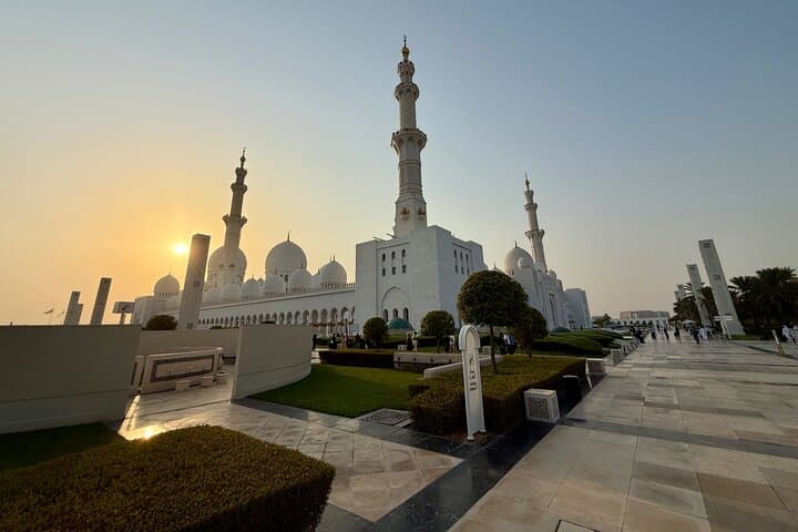 Private Sheikh Zayed Grand Mosque Tour from Dubai — Abu Dhabi Mosque Visit photo 6