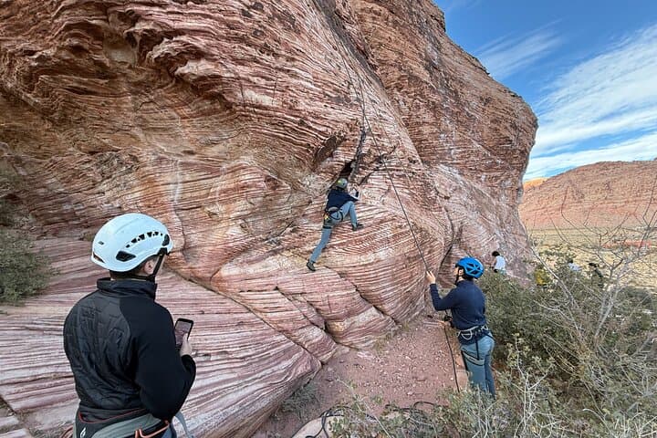Half-Day Rock Climbing in Red Rock Canyon: Beginner Calico Basin Climbs Near Las Vegas photo 5