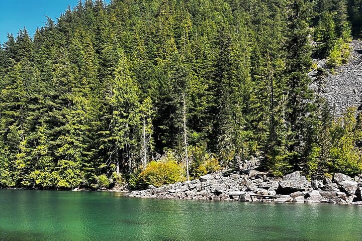 Lindeman and Chilliwack Lakes Sightseeing Tour — Turquoise Waters & Forested Trails