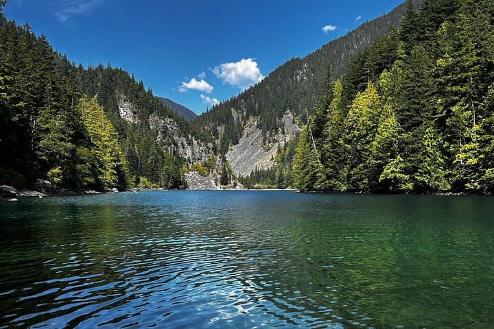 Lindeman and Chilliwack Lakes Sightseeing Tour — Turquoise Waters & Forested Trails photo 2