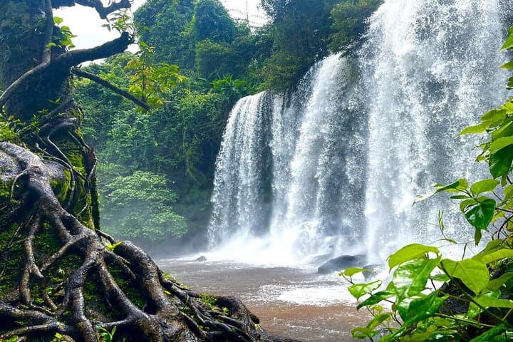 Phnom Kulen Day Tour: Kulen Waterfall & River of a Thousand Lingas Small-Group Adventure photo 4