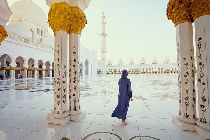 Private Abu Dhabi Full-Day Tour: Sheikh Zayed, Qasr Al Watan & Yas Island photo 1