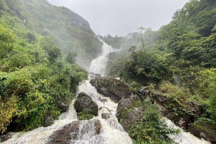Ba Be Lake Two-Day Adventure from Hanoi — Boat Tours, Bamboo Rafting & Waterfalls photo 4