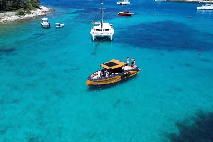 Private Blue Lagoon & 3-Island Boat Tour from Split — Blue Water Snorkeling and Island Stops photo 5