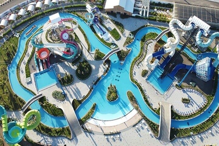 Full-Day Fun at Jeddah’s Biggest Water Park: Rides, Pools & Family Zones photo 1