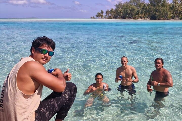 Private Tahaa Boat Tour: Vanilla Groves, Pearl Farm, Coral Garden & Motu Lunch photo 2
