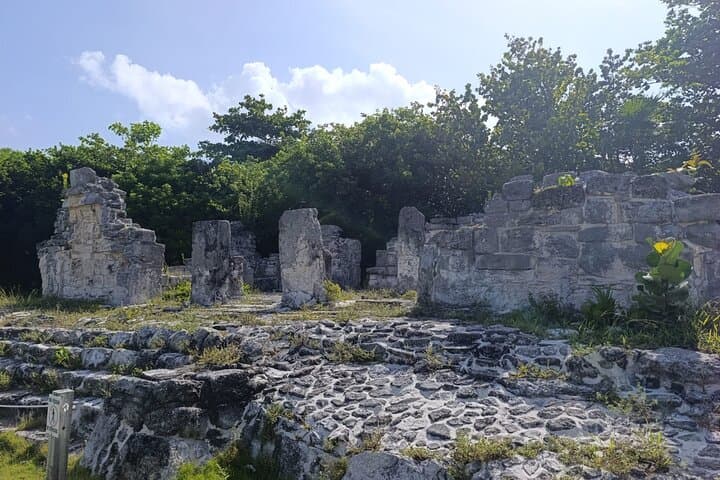Chichen Itza VIP Tour: Cenote Swim, Maya Village & Gourmet Buffet photo 4